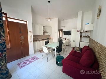 Bilocale in via Fonseca-Pirri