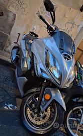 Kymco Xciting S 400i gomme nuove + tre pezzi extra