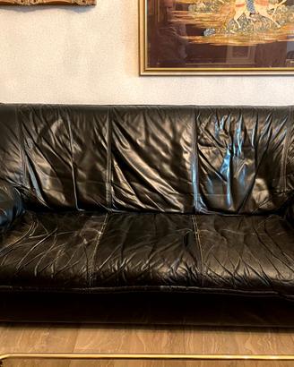 DIVANO IN PELLE NERA CON DUE POLTRONE
