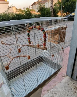 Gabbia pappagalli con piedistallo 