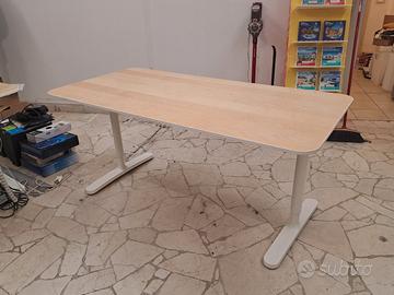 Scrivanie Ikea