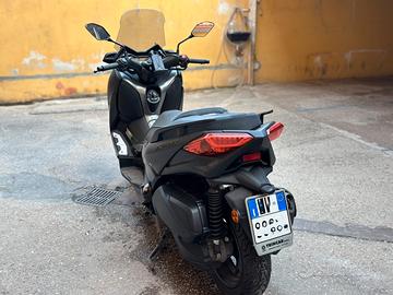 YAMAHA XMAX 300