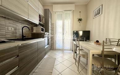 Appartamento a Massa Largo Viale Roma 4 locali