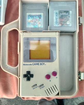 Nintendo game boy con custodia e giochi