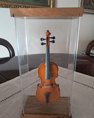 Riproduzione di violoncello