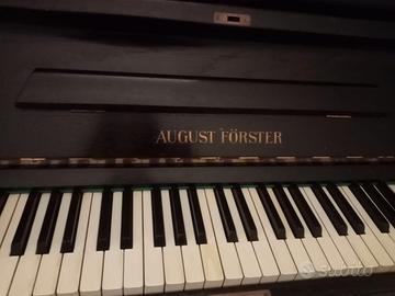 pianoforte antico con tasti in avorio