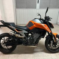 KTM Duke 790