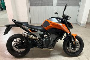 KTM Duke 790