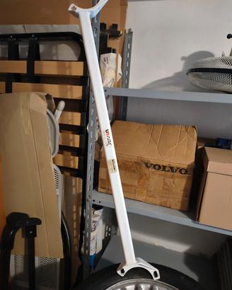 barra duomi per volvo v40 94-05 e Mitsubishi caris
