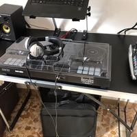 Tavolo per dj ad altezza regolabile