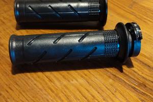 manopole  Honda Adv 350 