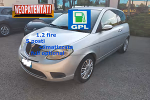LANCIA YPSILON 1.2 NEOPATENT. GPL 5 posti