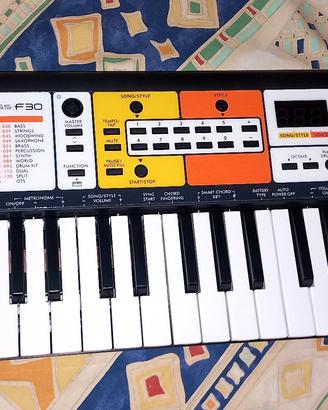 PIANOLA YAMAHA  PSS F30