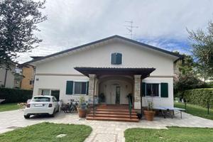 Villa a Desenzano del Garda (BS)
