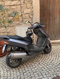 Aprilia leonardo 125