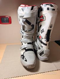Stivali Leatt 5.5 flexlock serie “WALKER 22”
