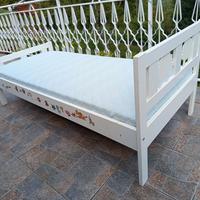 Lettino Ikea con materasso