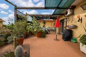 AMPIO TRILOCALE CON TERRAZZI E VISTA PANORAMICA