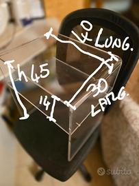 Comodino in plexiglass