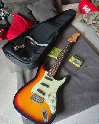 Chitarra Elettrica M.J. Douglas SST72 + Accessori
