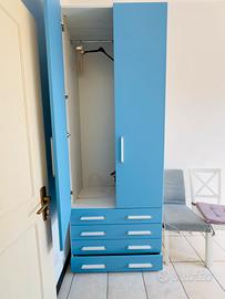 Armadio con due ante con quattro casetti