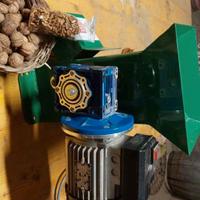Sgusciatrice per noci e nocciole