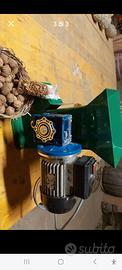 Sgusciatrice per noci e nocciole