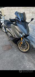 Yamaha T-Max 560 tech max