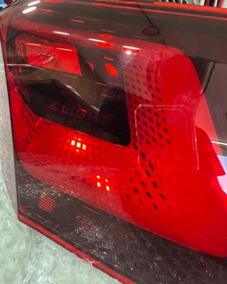 Faro IQ.Light LED Matrix golf 8 posteriore destro