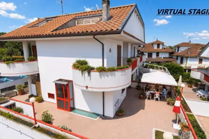 Villa di 260 m² con più di 5 locali e box auto dop