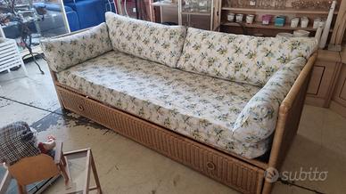 Divanetto e poltroncine in midollino