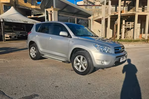 Toyota RAV4 2.2 D-4D 136 CV Luxury