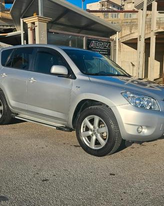 Toyota RAV4 2.2 D-4D 136 CV Luxury