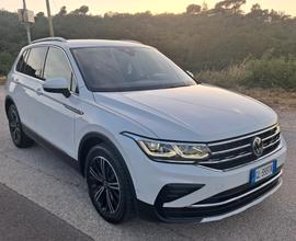 Volkswagen Tiguan 2.0 TDI 150 CV SCR DSG R-Line (I