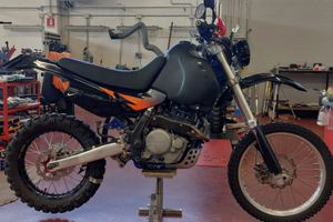 Honda NX 650 dominator Baja