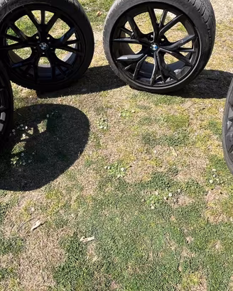 Cerchi in lega con gomme