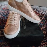 sneakers in pelle rosa Crime London tg 39