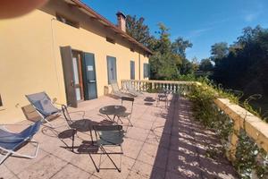 Splendida villa d'epoca con parco e dependance