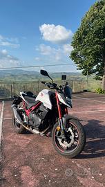 Honda Hornet 750 2492km Style pack Red+Quick Shift