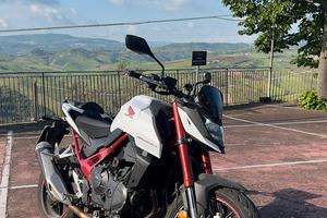 Honda Hornet 750 2492km Style pack Red+Quick Shift