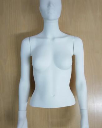 2 diversi tipi di manichini a busto 