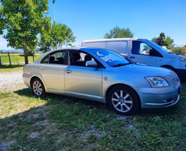 Toyota Avensis berlina 2005