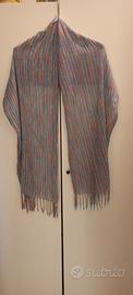 Sciarpa 35 % seta, 65 % cotone.