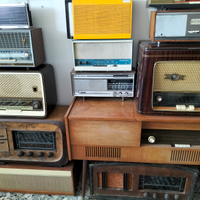 Radio e giradischi vecchi