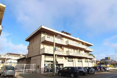 4 LOCALI A SPOLTORE