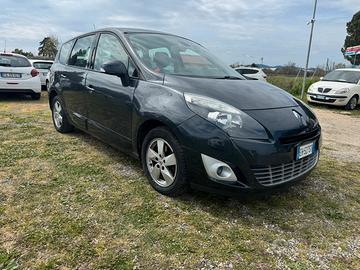 Renault Scenic 1.5 dCi 7 posti SOLO 98.000 KM