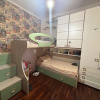 Arredamento stanzetta con 2 letti