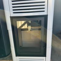 STUFA A LEGNA IN MAIOLICA 10kw  CON 2 VENTOLE ARIA