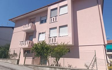 Trilocale con giardino e posto auto