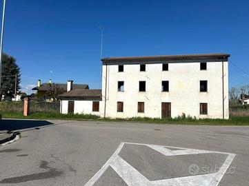 CASA INDIPENDENTE A SPRESIANO